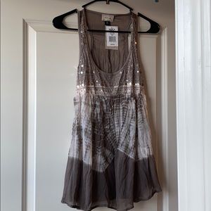 Flowy, tan/beige tank